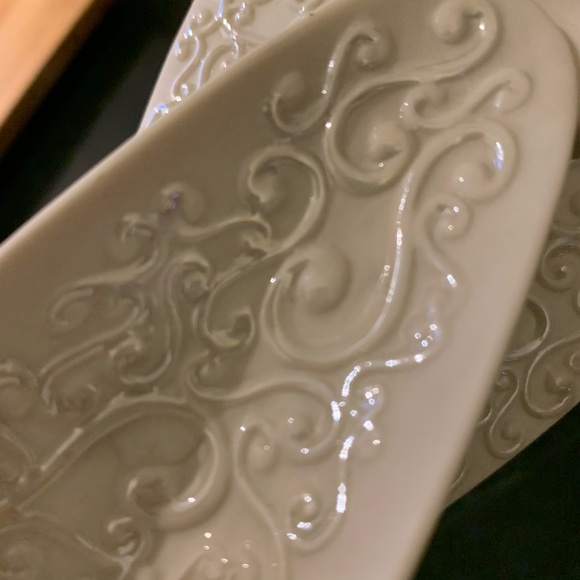 PARTYLITE | Serenity Angel Tealight or Votive Holder - Picture 4 of 7